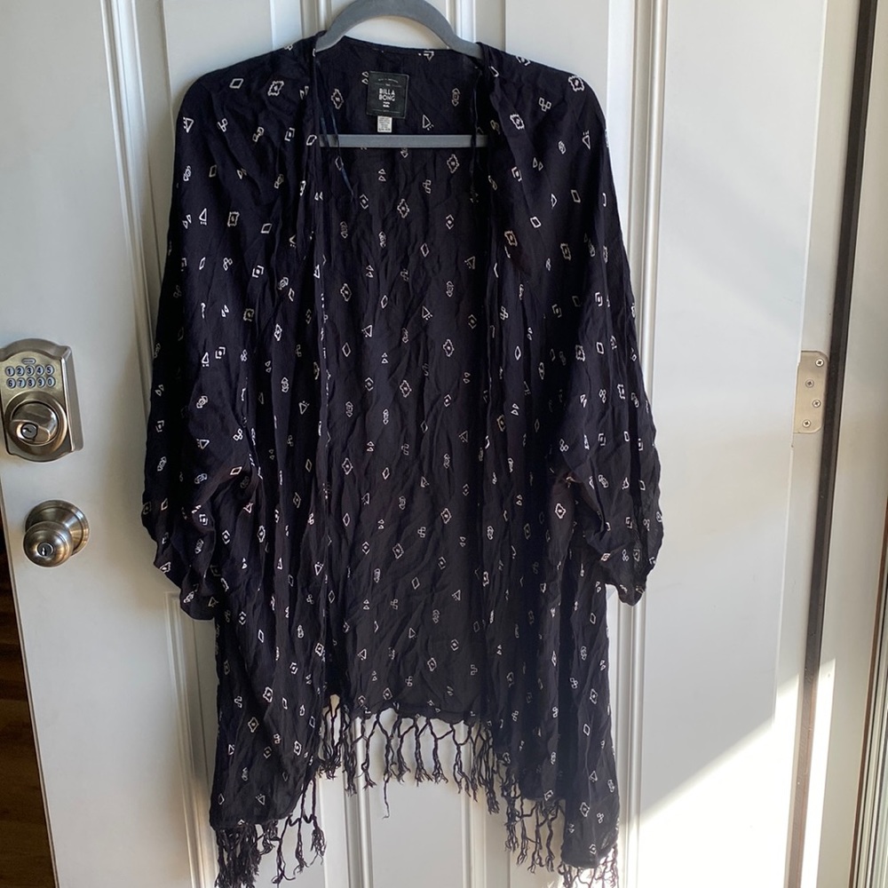 black and white billabong kimono shawl